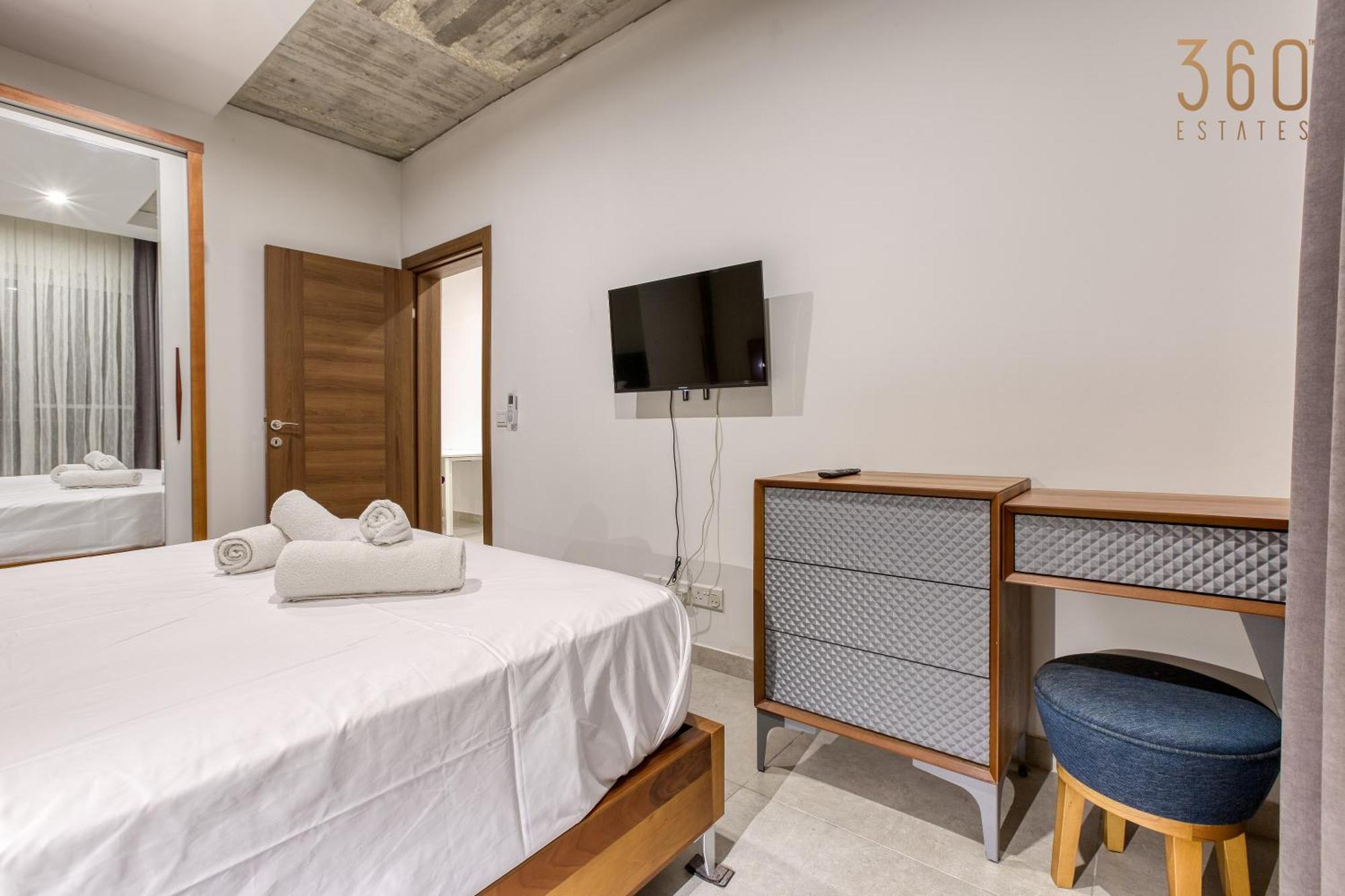 The Swieqi Poolside Suites Is-Swieqi Ngoại thất bức ảnh