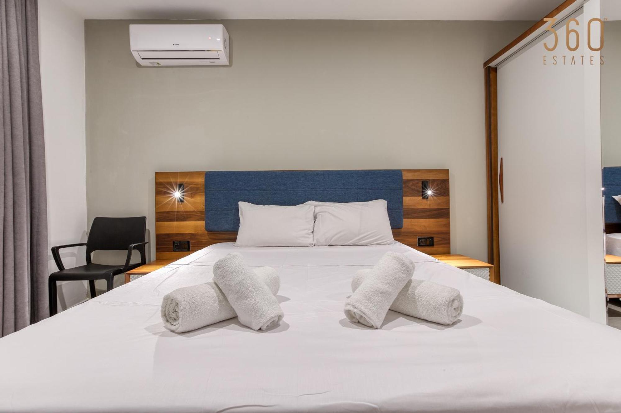 The Swieqi Poolside Suites Is-Swieqi Ngoại thất bức ảnh