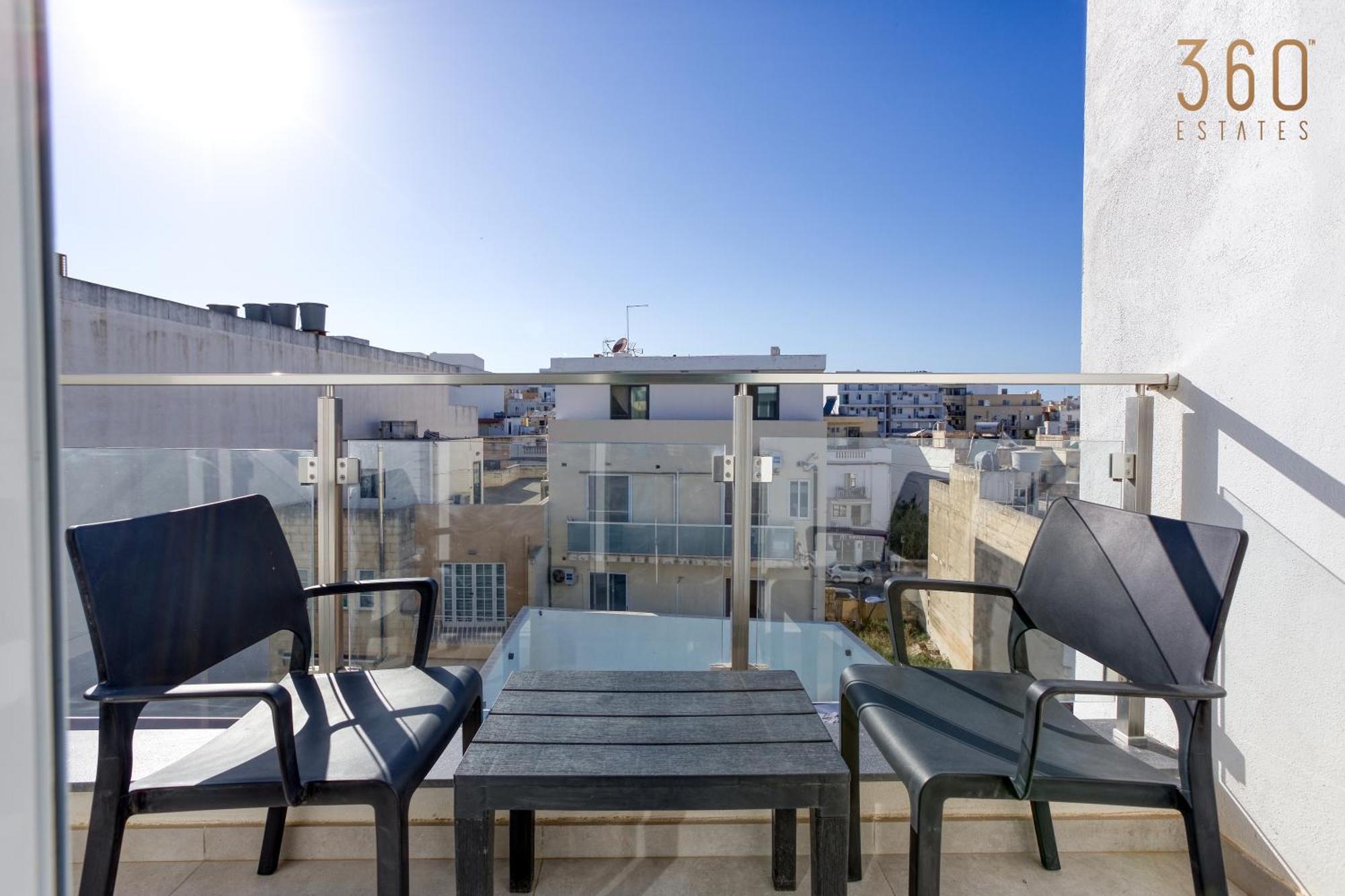 The Swieqi Poolside Suites Is-Swieqi Ngoại thất bức ảnh