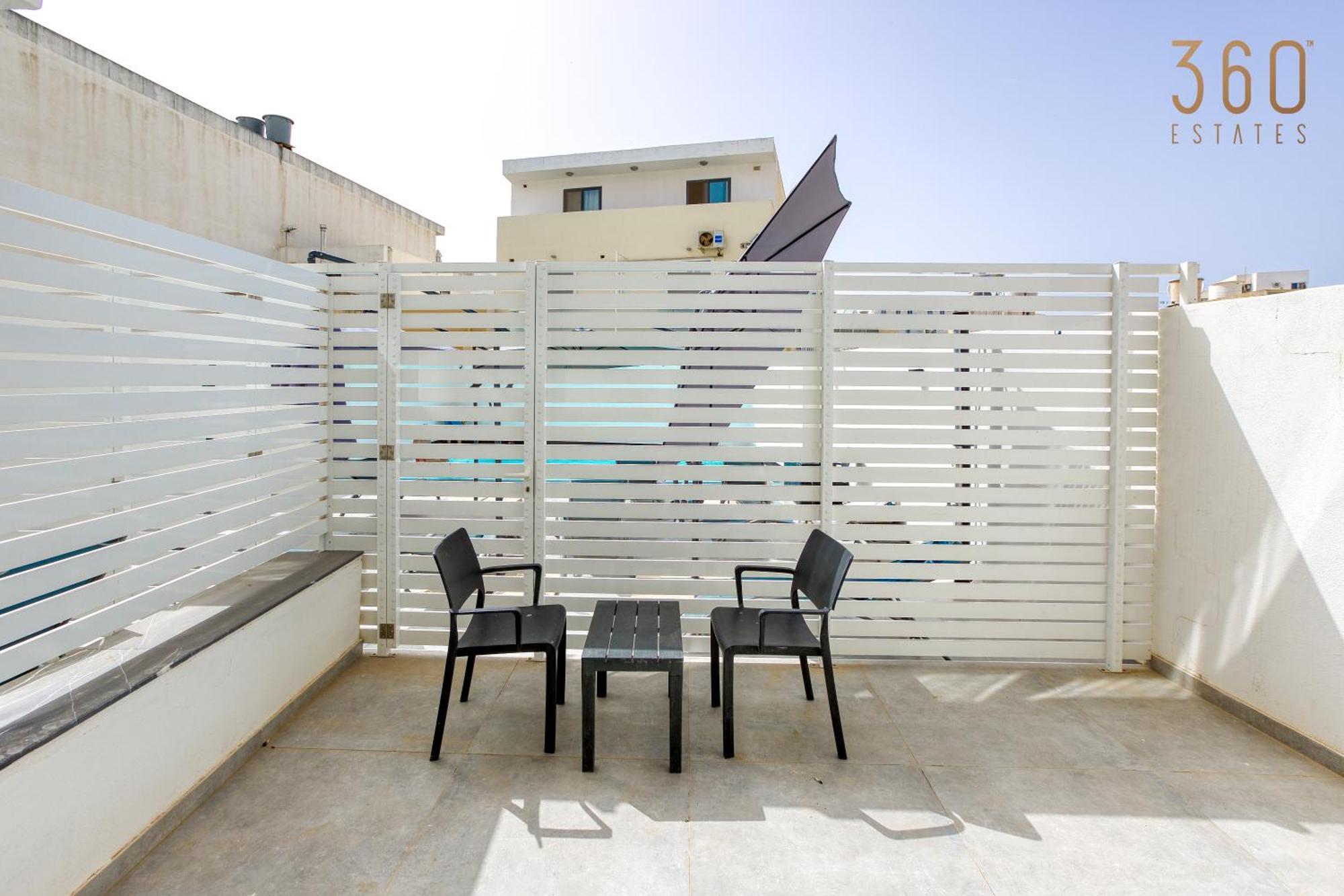 The Swieqi Poolside Suites Is-Swieqi Ngoại thất bức ảnh