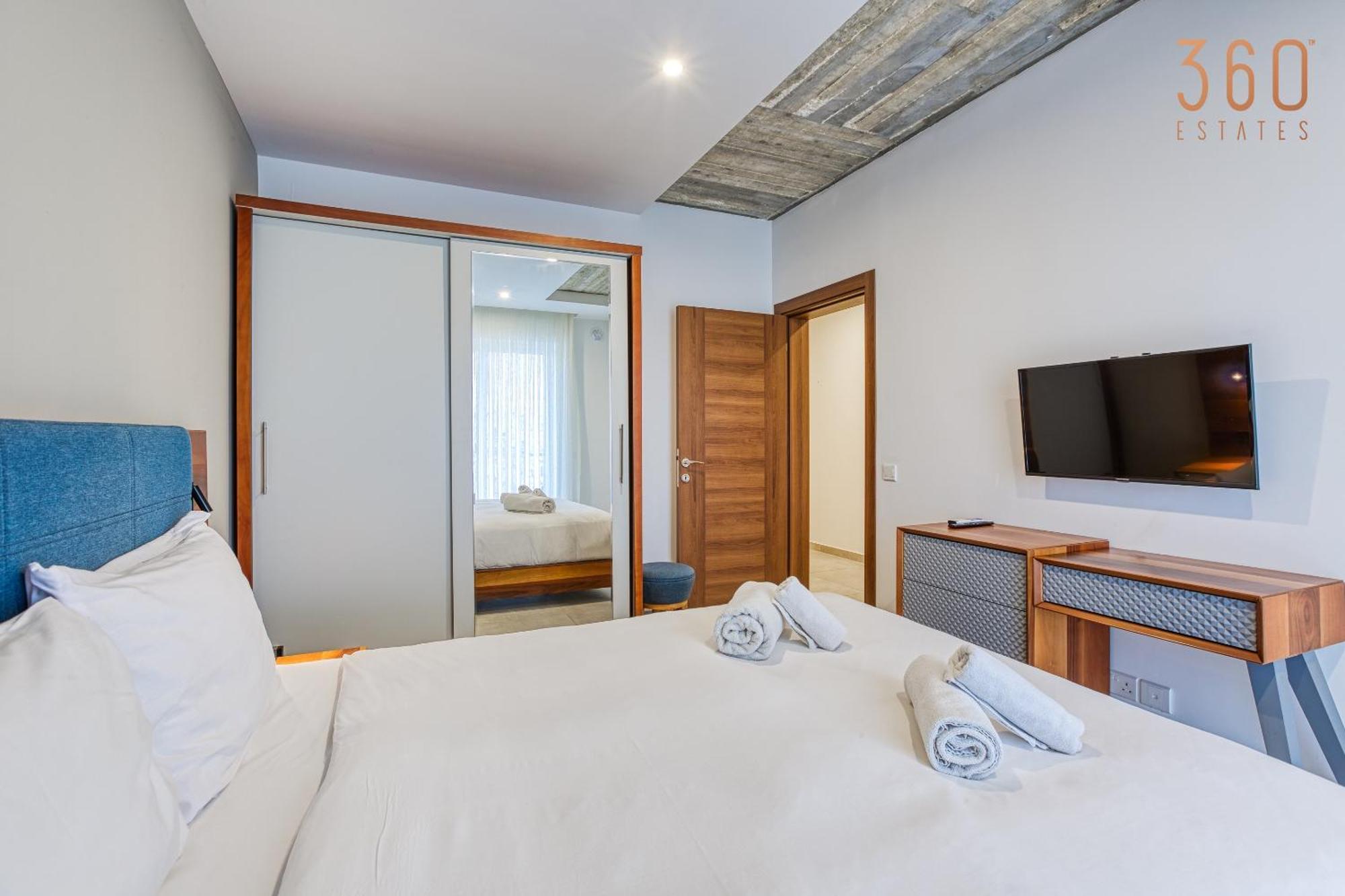 The Swieqi Poolside Suites Is-Swieqi Ngoại thất bức ảnh