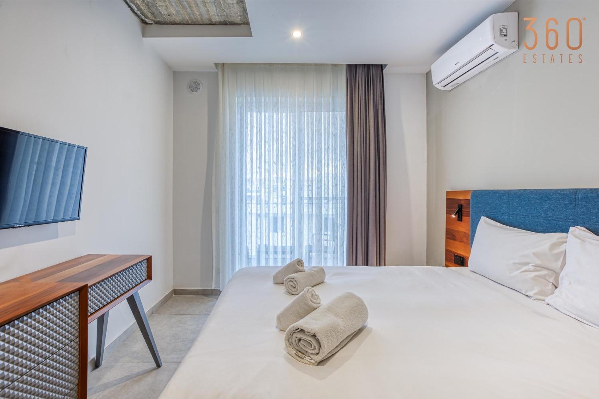 The Swieqi Poolside Suites Is-Swieqi Ngoại thất bức ảnh