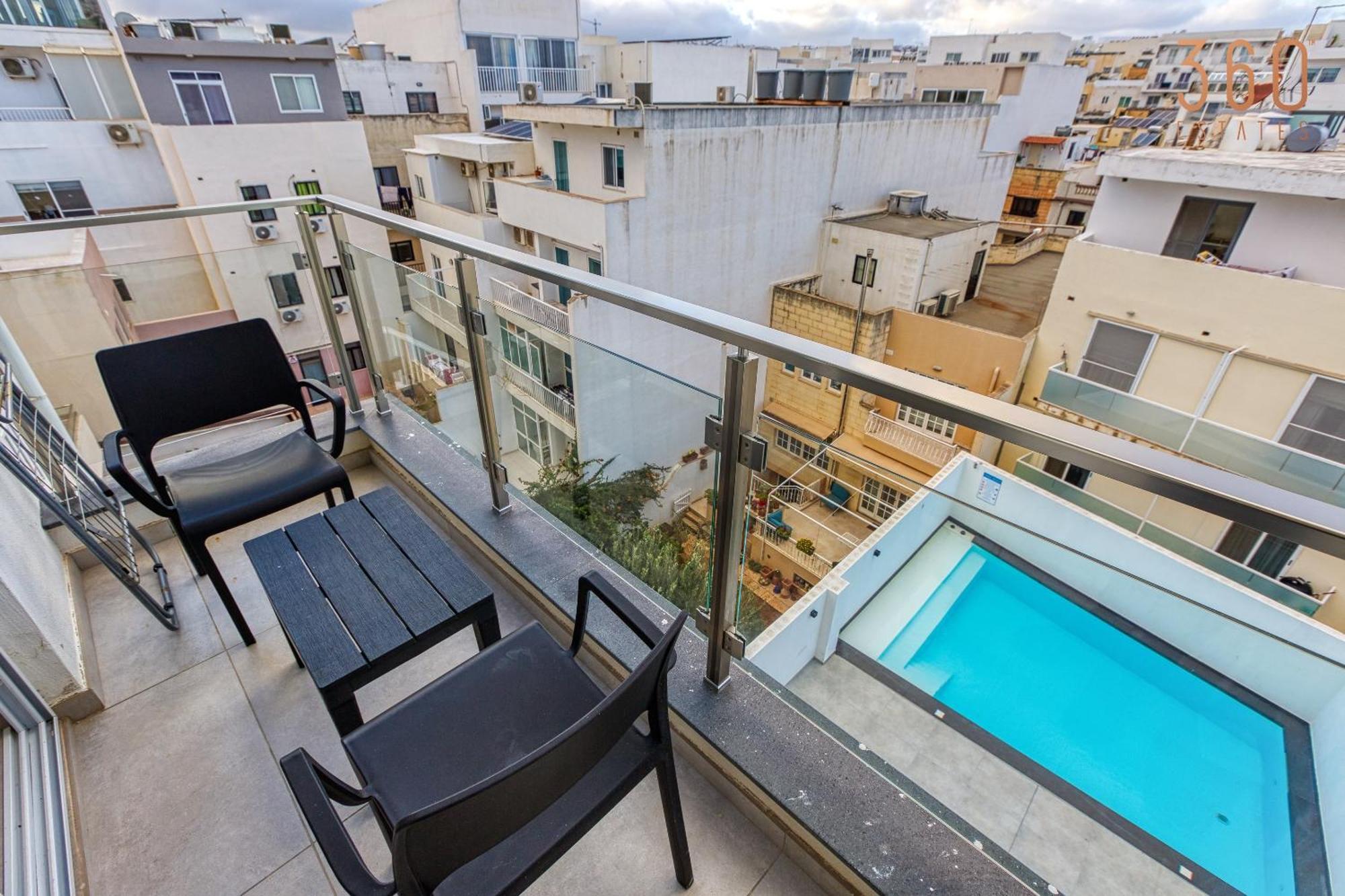 The Swieqi Poolside Suites Is-Swieqi Ngoại thất bức ảnh