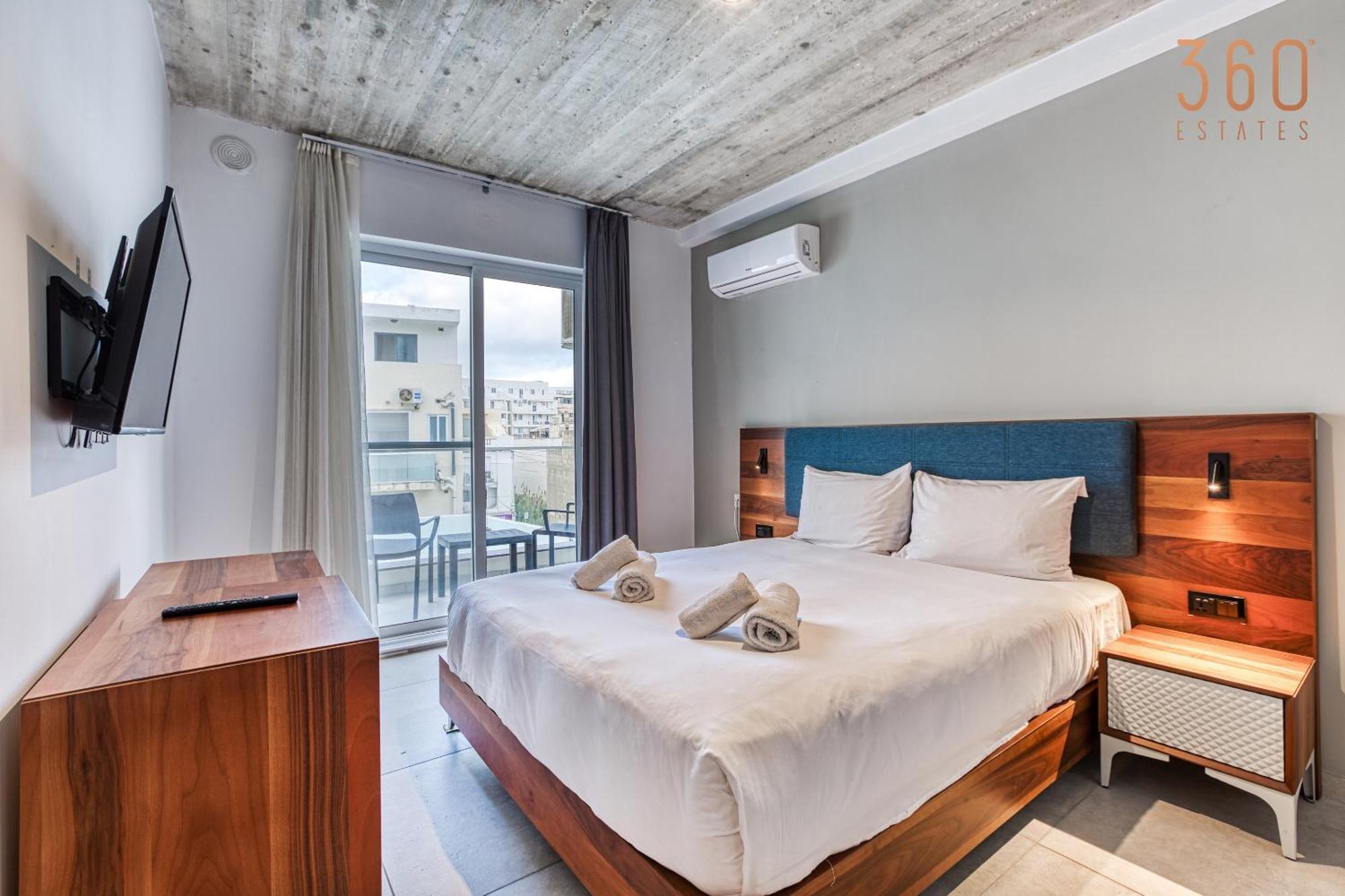 The Swieqi Poolside Suites Is-Swieqi Ngoại thất bức ảnh