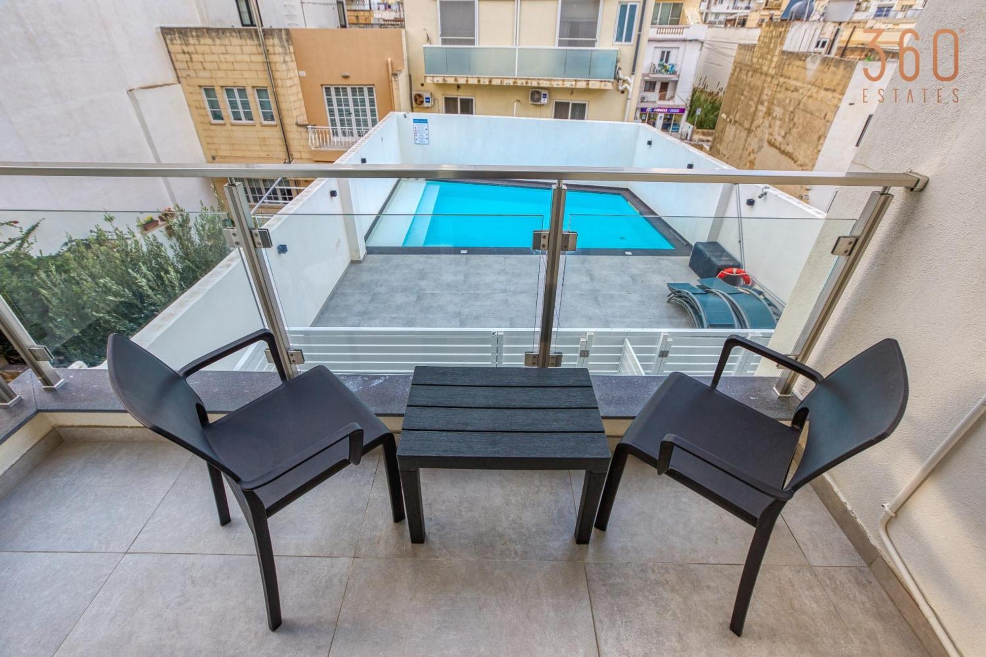 The Swieqi Poolside Suites Is-Swieqi Ngoại thất bức ảnh