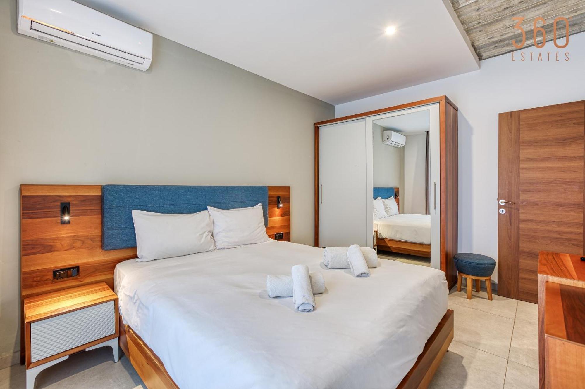 The Swieqi Poolside Suites Is-Swieqi Ngoại thất bức ảnh